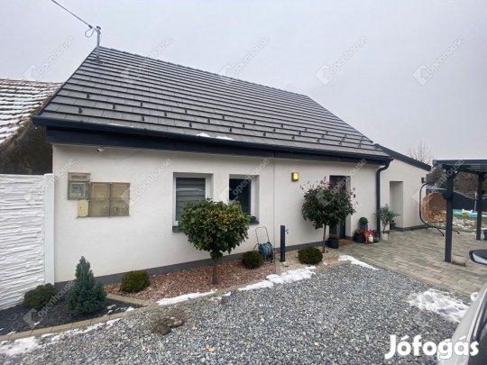 Kapuvári 60 nm-es ház eladó