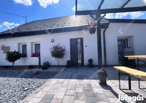 Kapuvári 60 nm-es ház eladó