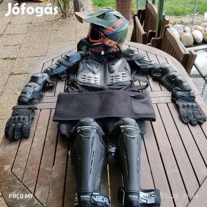 Kapuváron Eladó Cross Motor ruházat