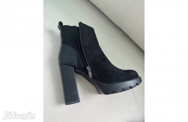 Kara fekete elegáns platform bokacsizma magas sarkú 38