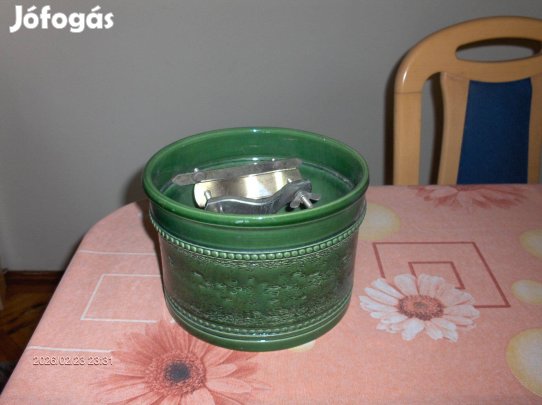 Karácsonyfa tartó Különleges