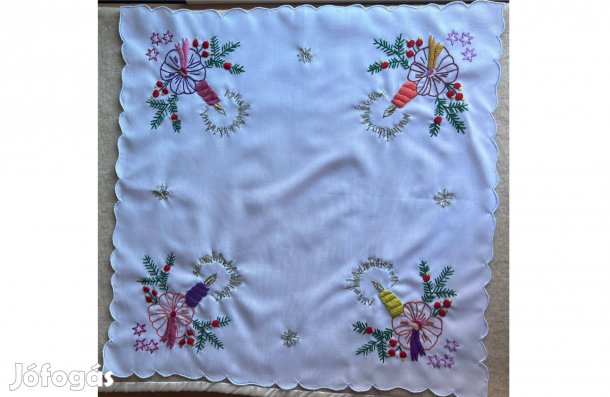 Karácsonyi hímzett terítő 45x45 cm