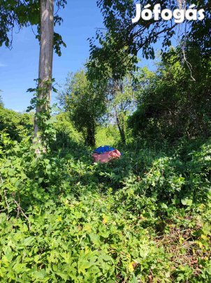 Karád belterületén építési telek eladó