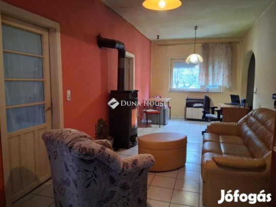 Karádi 90 nm-es ház eladó