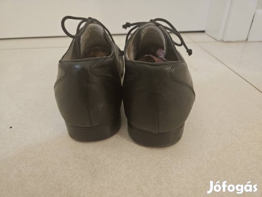 Karaktercipő, néptanccipő