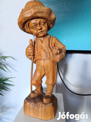 Karakteres, kézzel faragott fa szobor - Vándor / Juhász figura (40 cm)