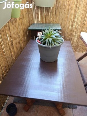 Karakteres dohányzóasztal 48x70x39