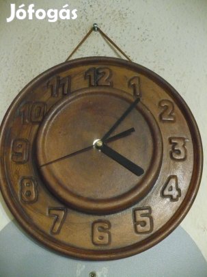 Karakteres kerámia falióra