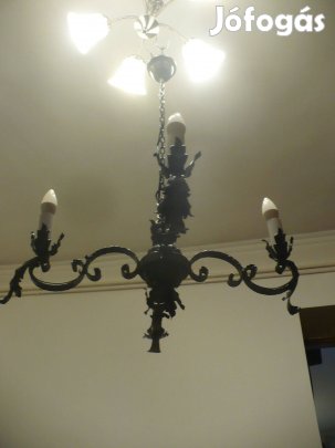 Karakteres kovácsoltvas mennyezeti lámpa