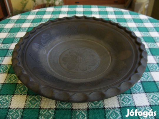 Karcagi, fekete, falra is akasztható kerámia tál