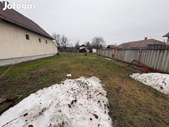 Karcagi eladó 509 nm-es telek