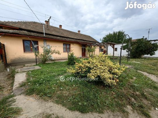 Karcagi eladó 83 nm-es ház