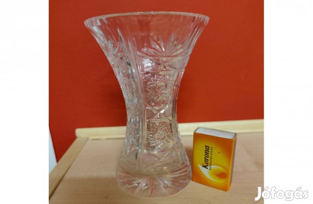 Karcsú kristályváza