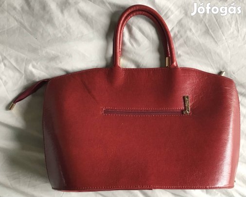 Karen vörös-fekete műbőr közepes retikül