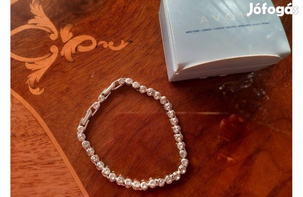 Karkötő, köves díszcsomagolásban eladó