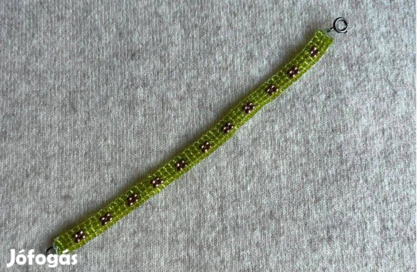 Karkötő lányka, ékszer