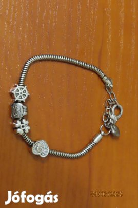 Karkötő plusz charm