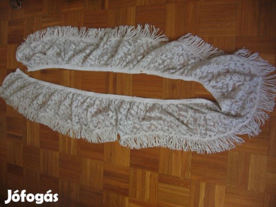 Karniscsipke rojttal díszítve