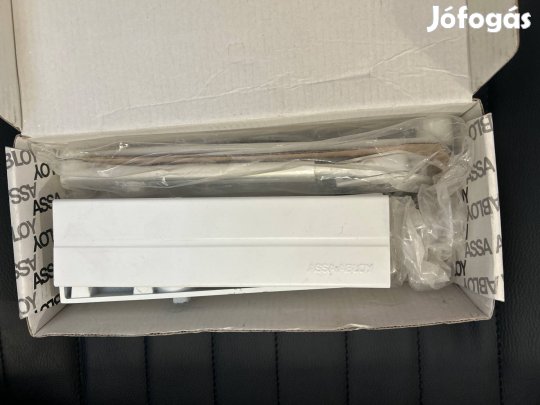 Karos ajtóbehúzó Assa abloy