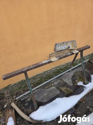 Karosolló, karos lemezvágó