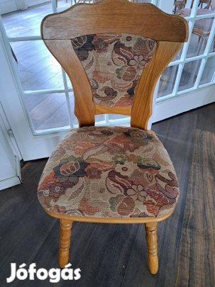 Kárpitozott ebédlőszék