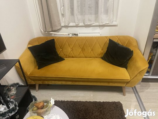 Kárpitozott kanapé