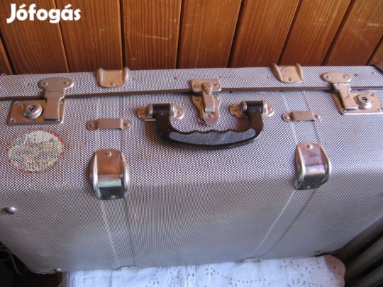 Karton bőrönd, pepita