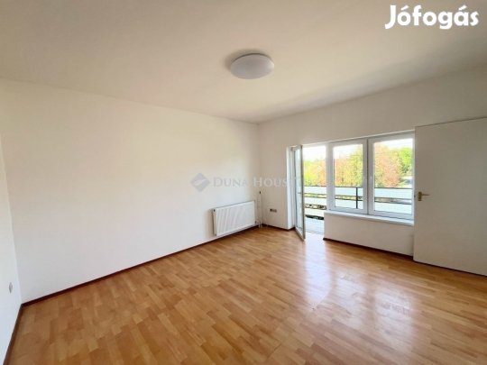 Katafai eladó 192 nm-es ház