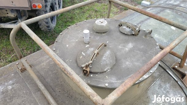 Katonai Alumínium üzemanyag tartály eladó Balatonbogláron!