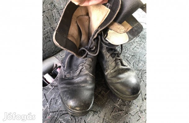 Katonai bakancs 43-as bőrbakancs ,surranó 9500 Ft :Lenti
