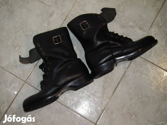 Katonai bakancs surranó jellegű 42-es melós bakancs munkás bakancs