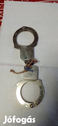 Katonai bilincs eladó.