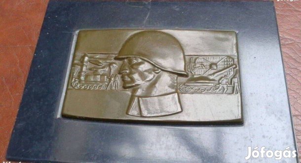 Katonai fém doboz relikvia