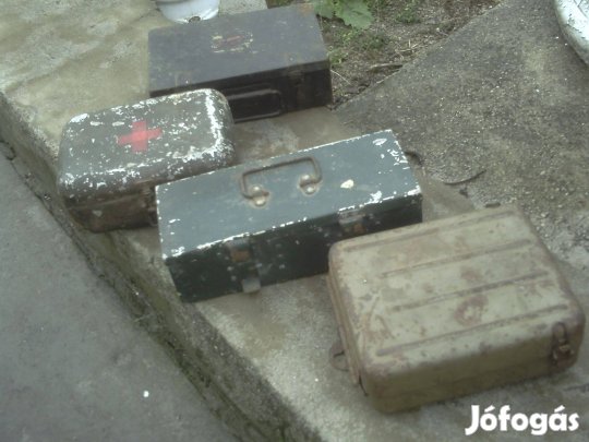 Katonai fém dobozok egyben eladók