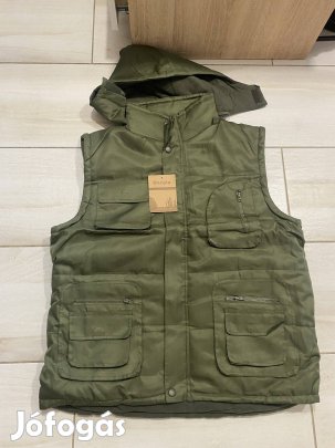 Katonai jellegű bélelt mellény