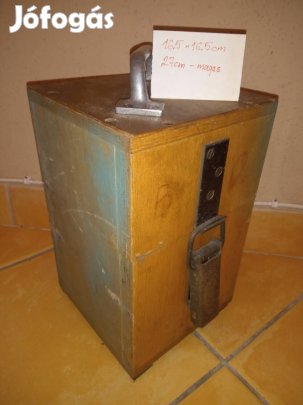 Katonai jellegű fa doboz