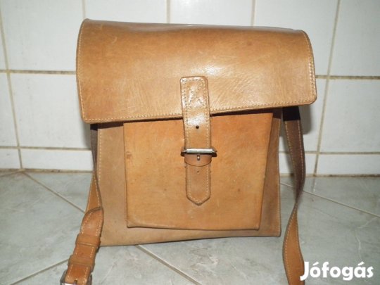 Katonai jellegű férfi válltáska bőrtáska bőr táska nr.1