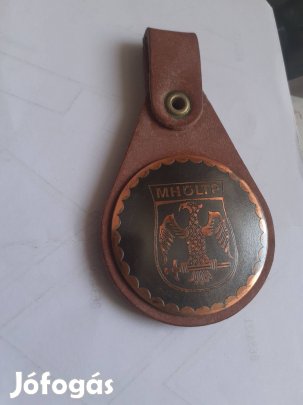 Katonai mellzseb jelzés un. kutyanyelv