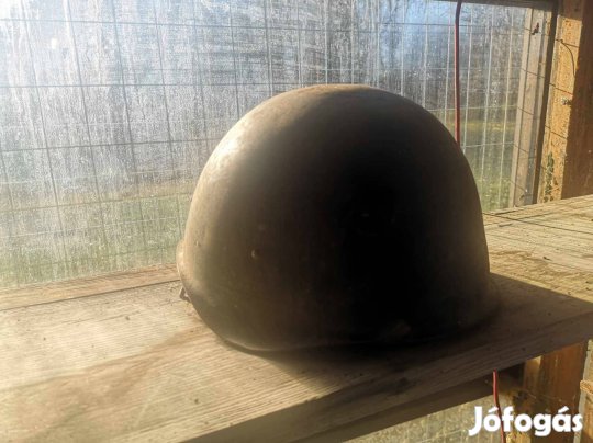 Katonai sisak eladó
