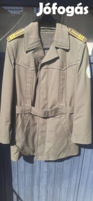 Katonai tiszti iskolás 3/4-es téliesített kabát korai karfelvarróval