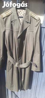 Katonai tiszti iskolás 4/4-es ballonkabát késői karfelvarróval