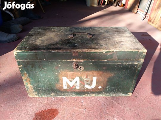 Katonaláda kiemelhető betéttel 1940-böl