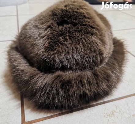 Kávé barna szőrme hatású téli sapka elegáns Új