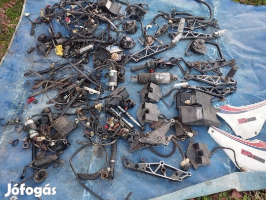 Kawasaki Gpz 1100 Dfi és más Gpz alkatrész