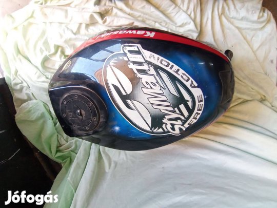 Kawasaki Gpz 600 R alkatrész , tank