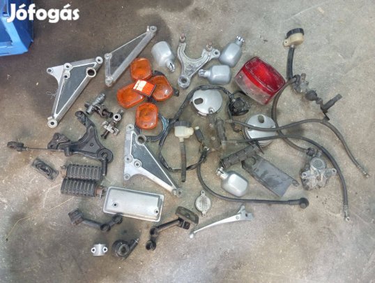 Kawasaki LTD 750 alkatrészek alkatrészek