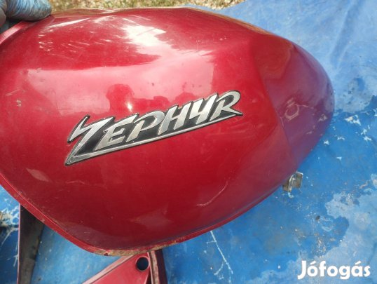 Kawasaki Zephyr 550 alkatrészek , tank