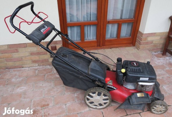 Kawasaki motoros önjáró MTD fűnyíró