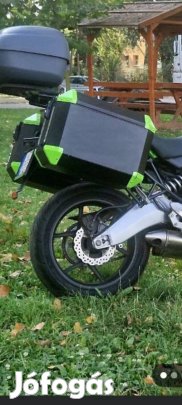 Kawasaki versys doboz tartó 