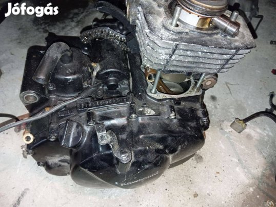 Kawaski Gpz 305 alkatrész , blokk